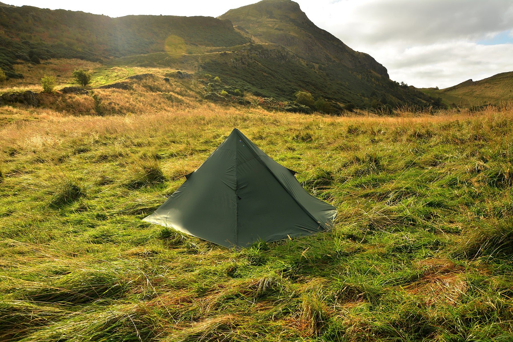 Tenda Piramida SuperLight DD (Dapat digunakan dengan Tenda Jaring Piramida) 
