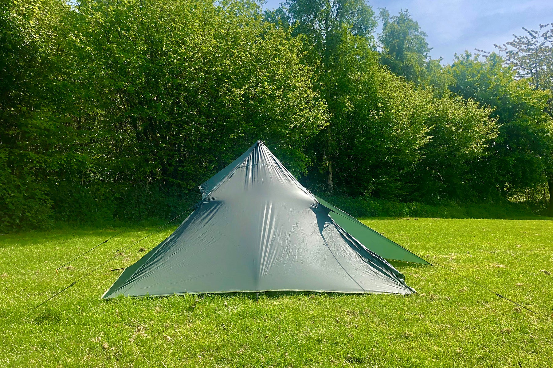 Tenda Piramida SuperLight DD (Dapat digunakan dengan Tenda Jaring Piramida) 