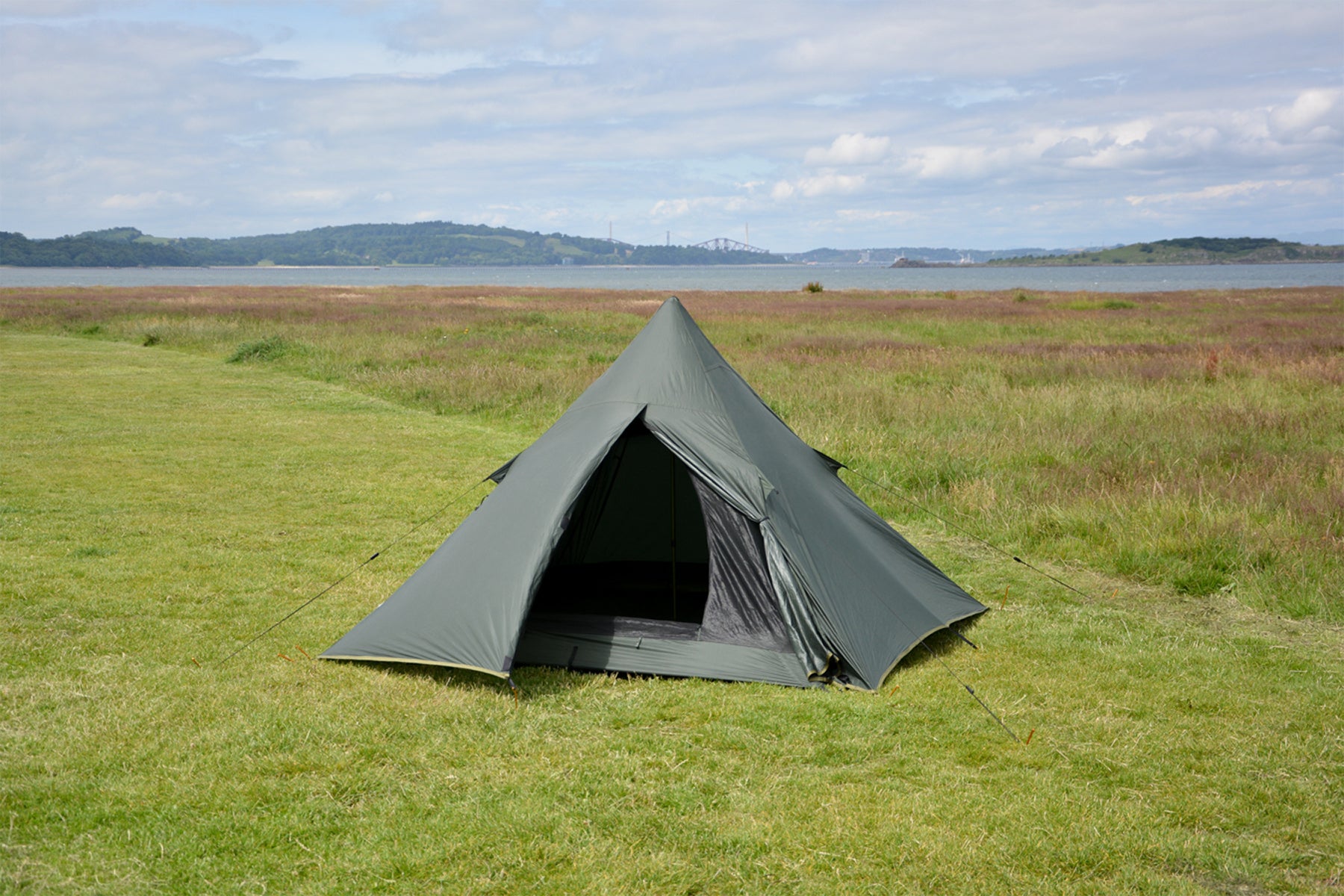 Tenda Piramida SuperLight DD (Dapat digunakan dengan Tenda Jaring Piramida) 